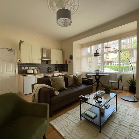 3-malvern Apartment *